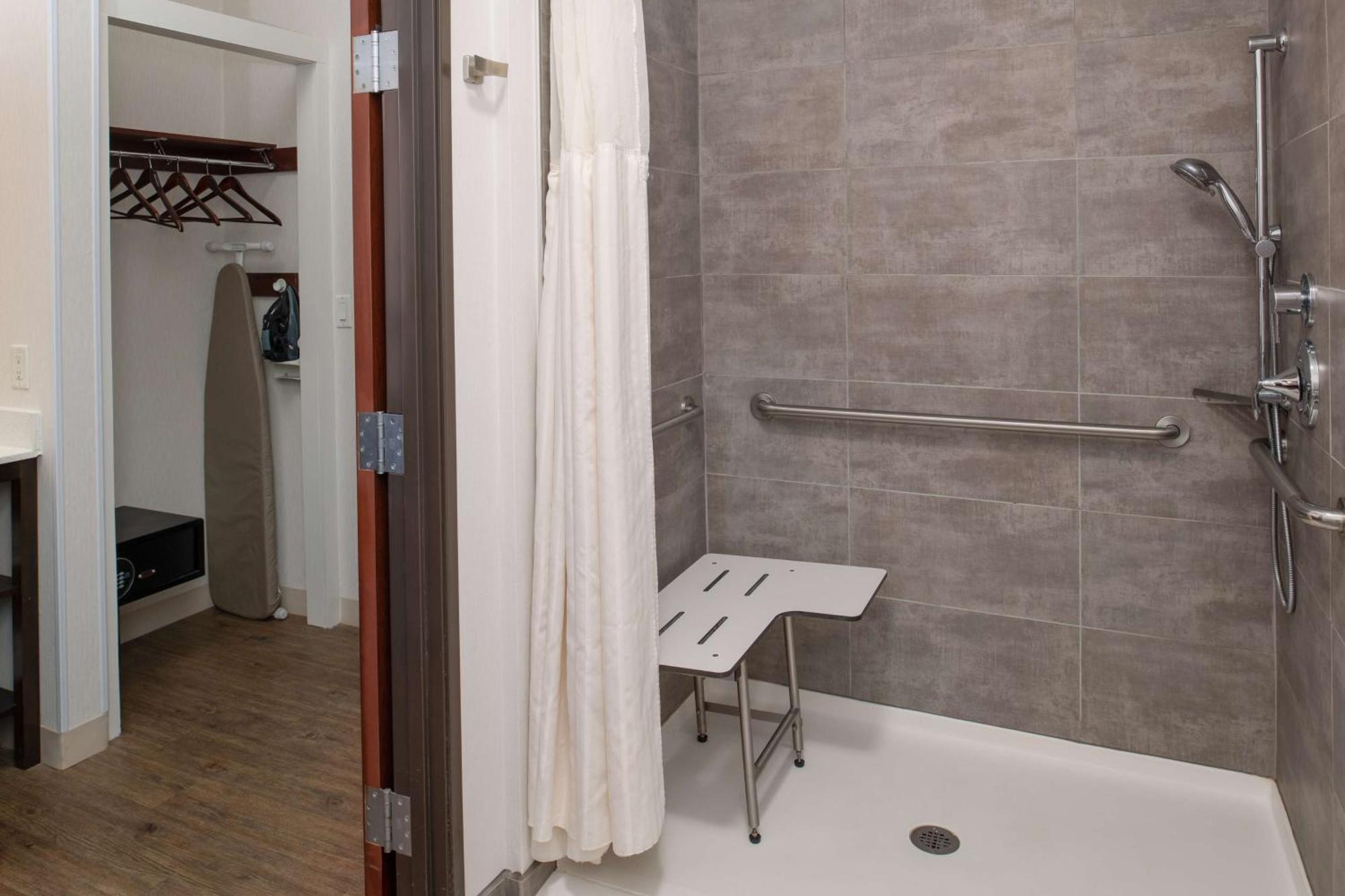 Doubletree By Hilton Olympia Hotel Kültér fotó